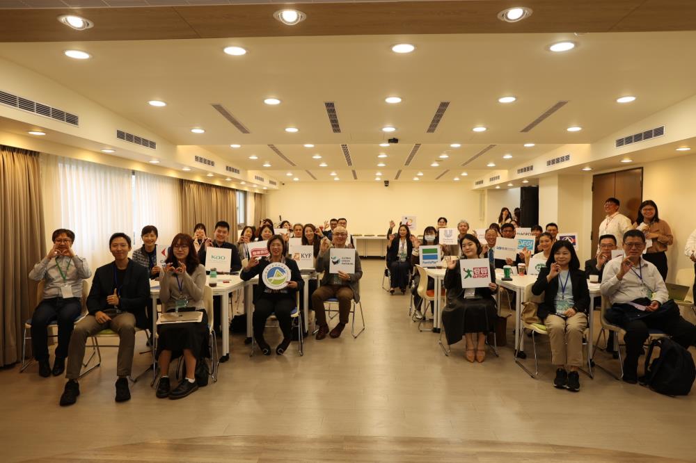 環境部資源循環署12月12日宣布成立「零售商品包裝循環永續策略聯盟」，23家包裝產業上中下游代表齊聚，齊心推動包裝減量與循環永續。